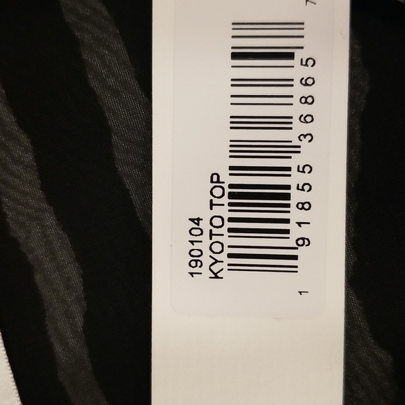 💕TRINA TURK💕 Kyoto Top ~ Print Large L NWT Blouse 100% Silk Crepe de Chine - Picture 14 of 14